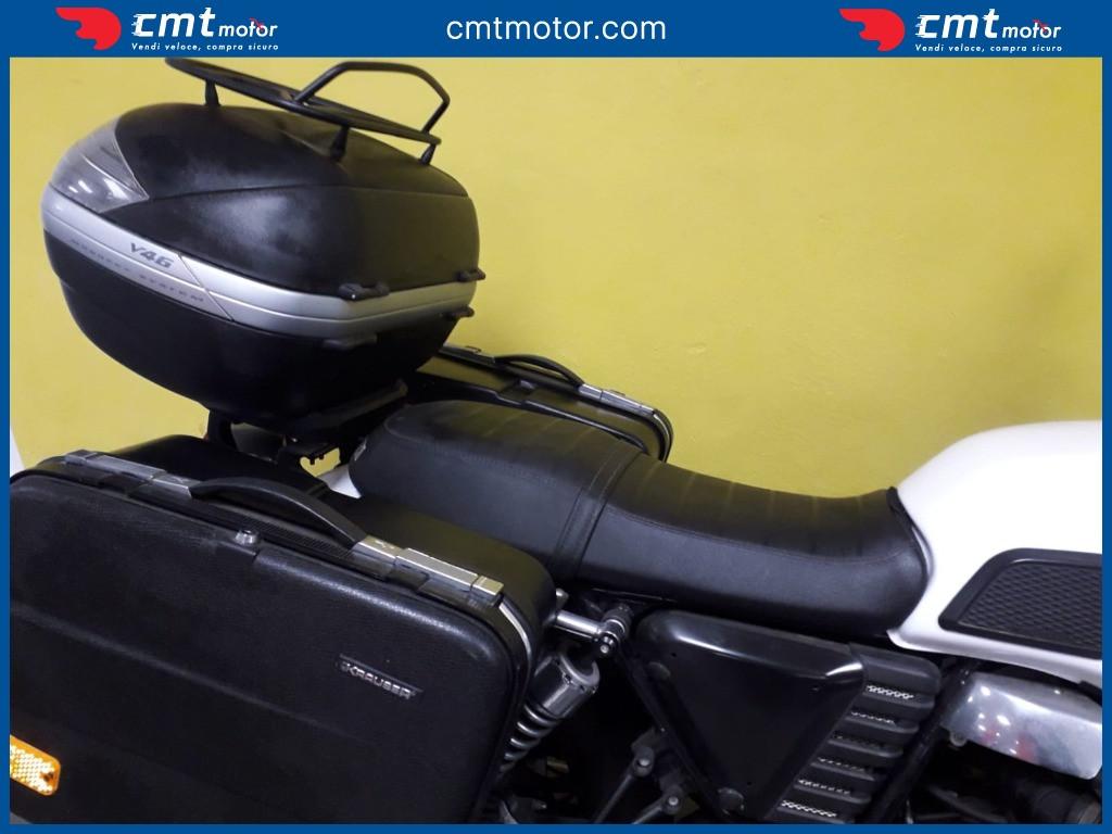 Moto Guzzi V7 - 2012