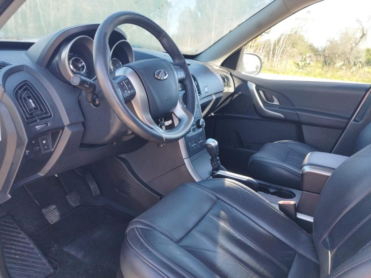 Mahindra XUV500 2.2 16V AWD W8