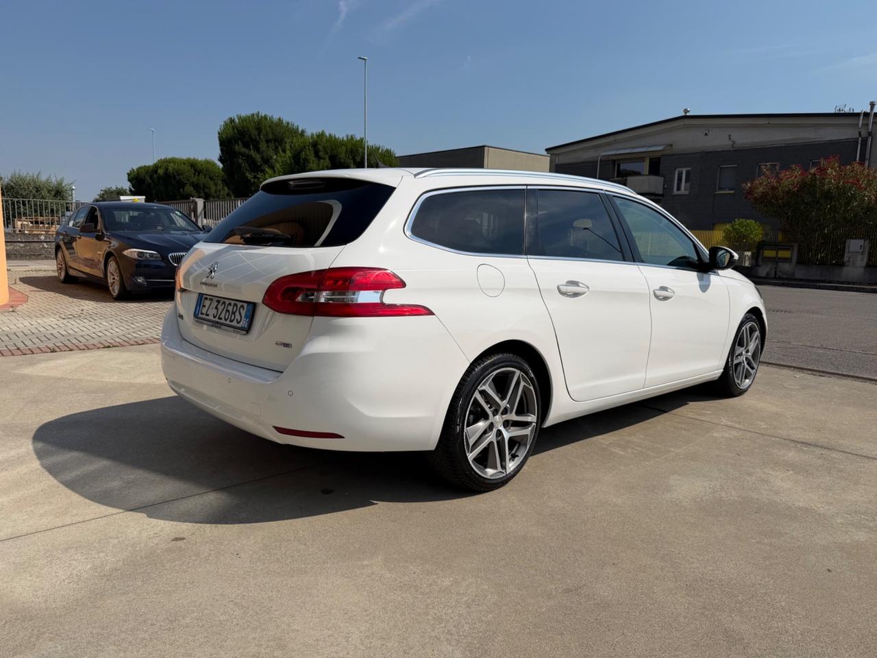 Peugeot 308 BlueHDi 120 S&S EAT6 SW Allure