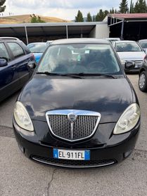 Lancia Ypsilon 1.3 MJT 75 CV Unyca