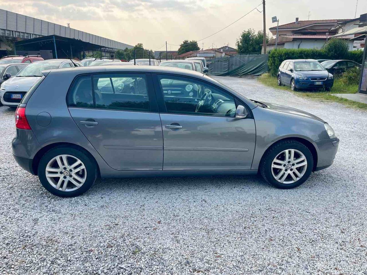 VOLKSWAGEN GOLF V - COMFORTLINE