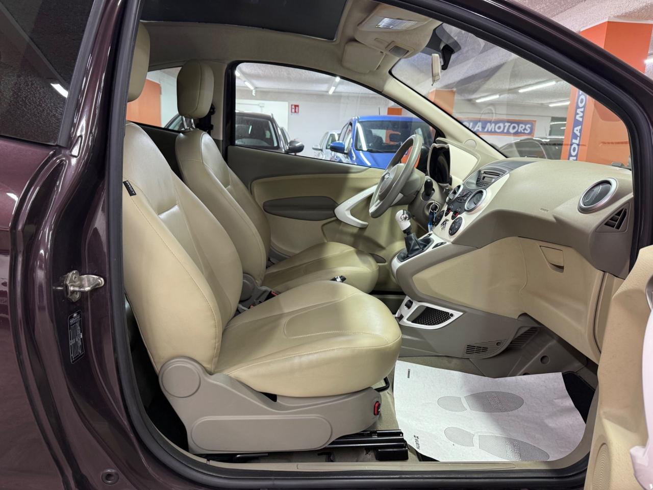 Ford Ka Ka 1.2 69CV Titanium TETTO PANOR.