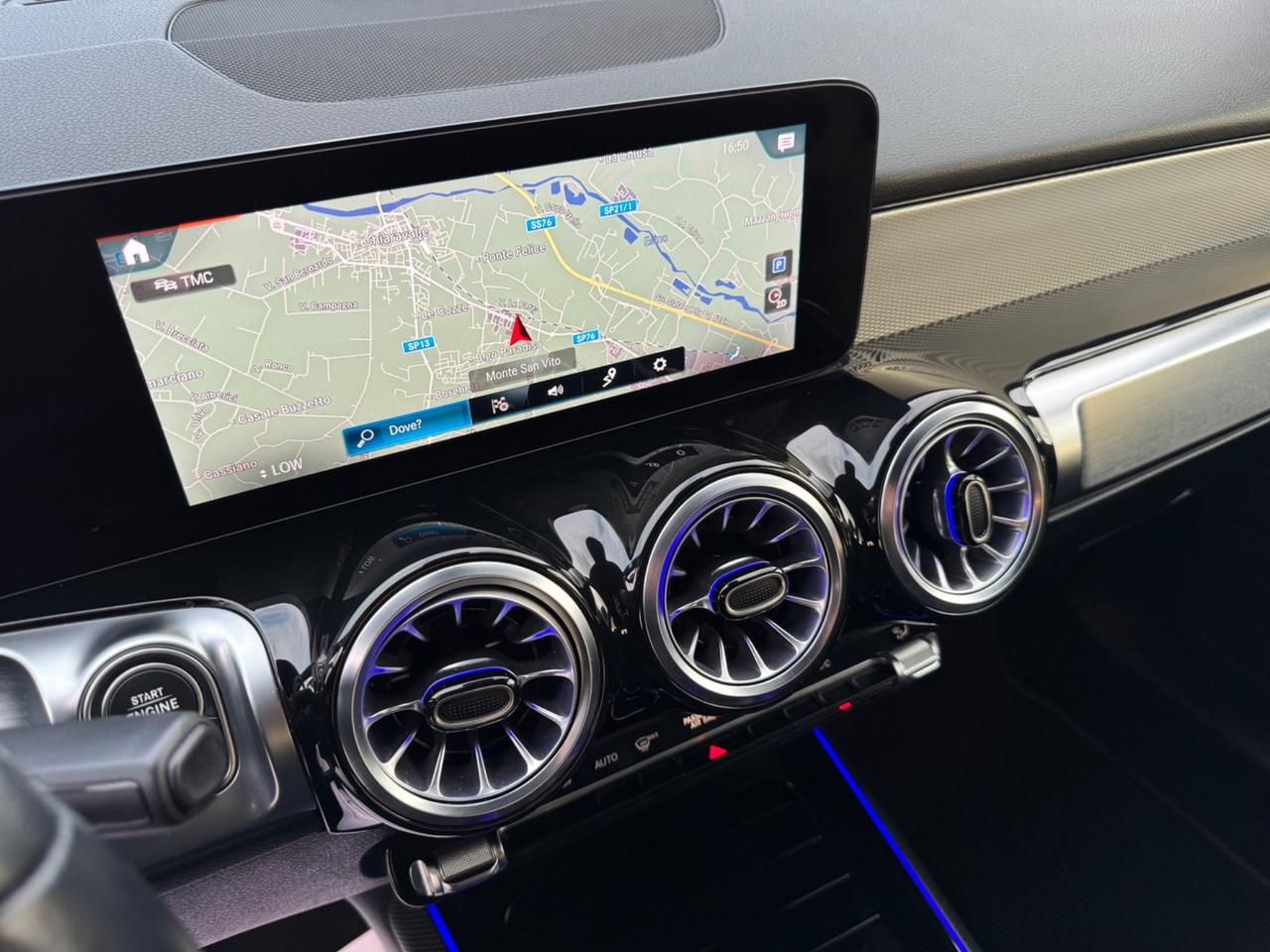 MERCEDES GLB 180d Sport - Luci Ambient Navi 18