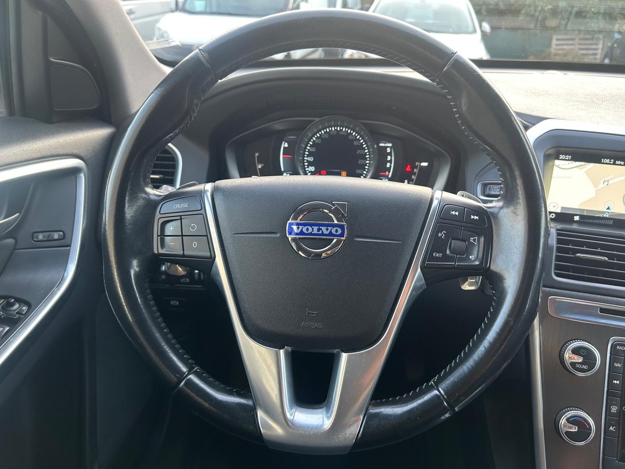 Volvo XC60 D4 Geartronic R-design Momentum