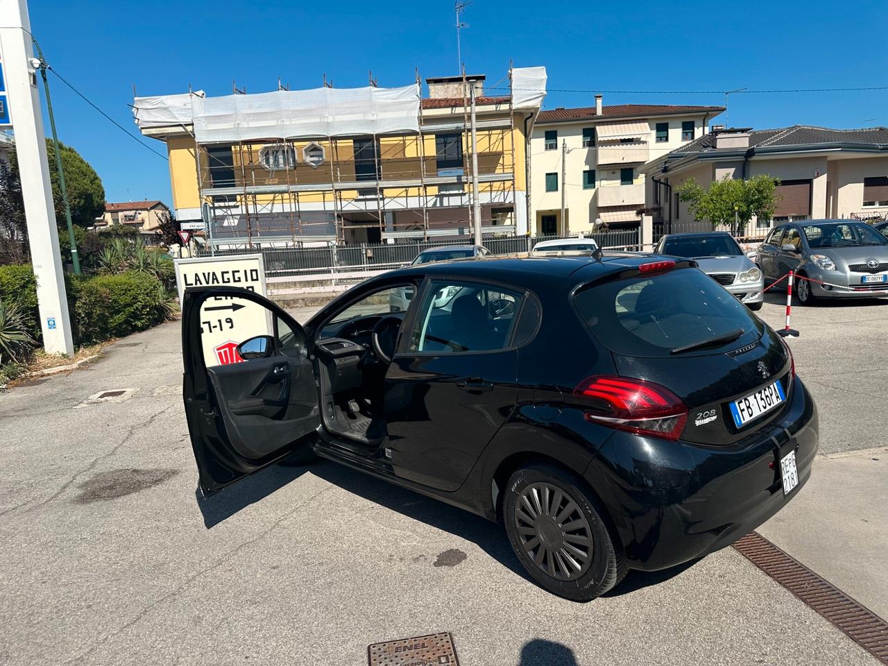 Peugeot 208 BlueHDi 100 5 porte Allure