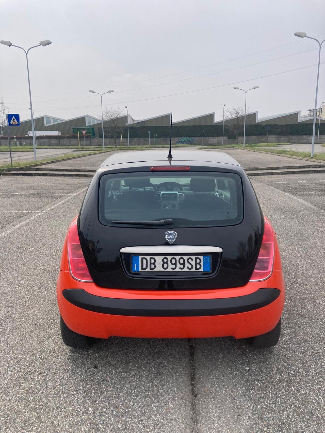 Lancia Ypsilon 1.2 MOMO