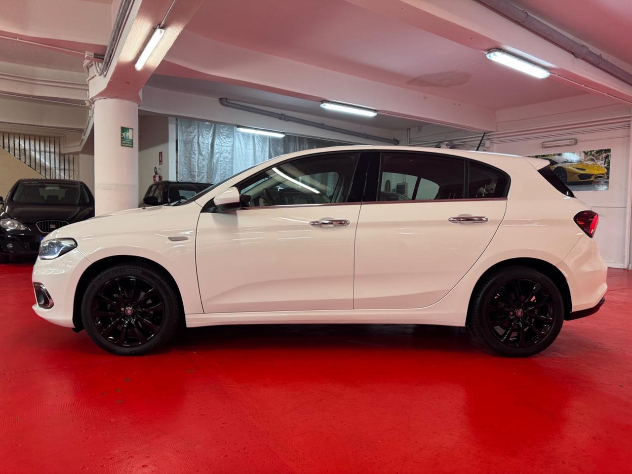 Fiat Tipo 1.6 Mjt S&S 5 porte Lounge FARI LED