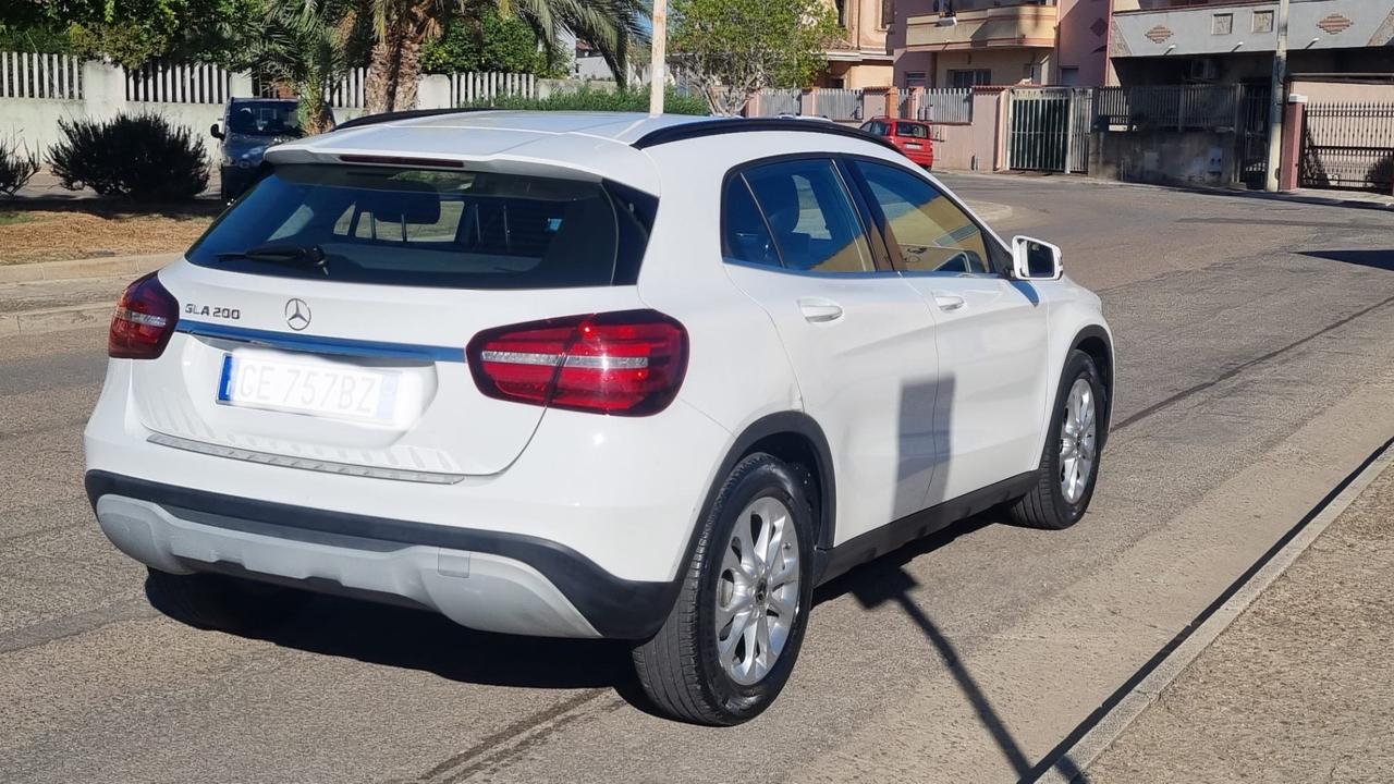 Mercedes-benz GLA 200 Premium