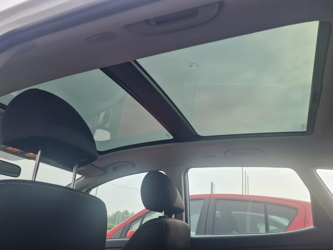 Kia Venga 1.4 CRDi 90CV Cool + TETTO