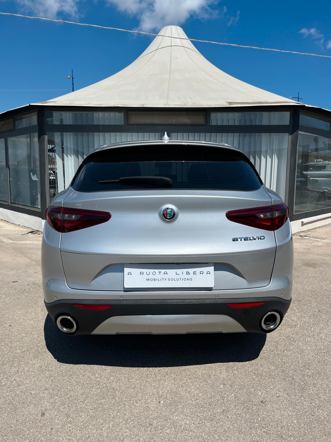 Alfa Romeo Stelvio 2.2 Turbodiesel 160 CV AT8 RWD Business