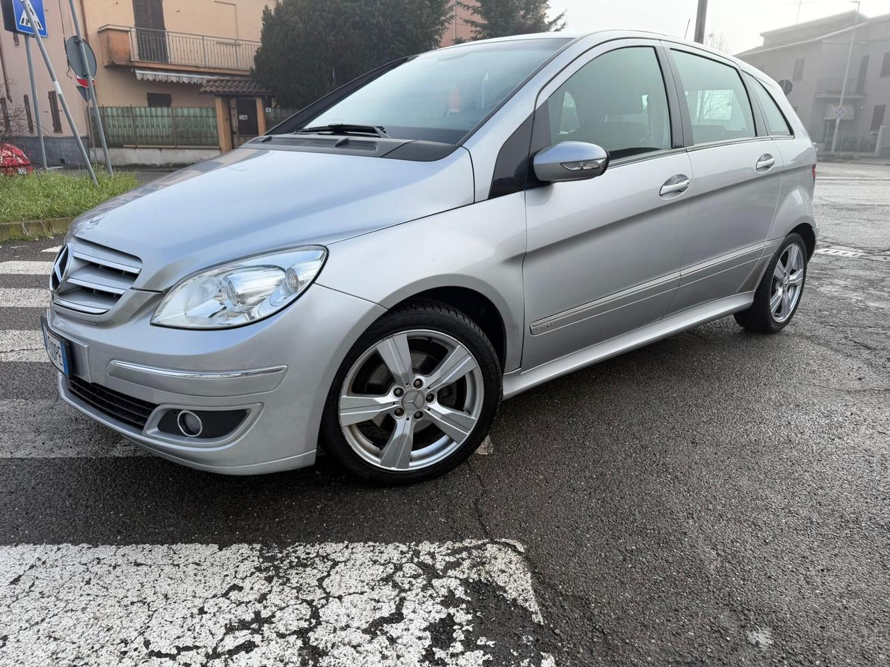 MERCEDES BENZ B200 CDI