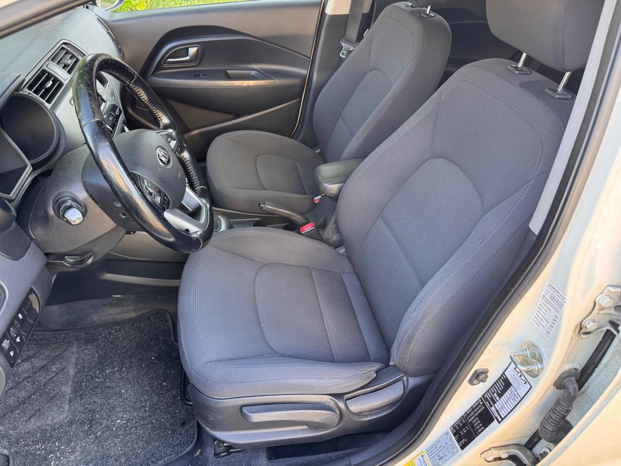 Kia Rio 1.1 CRDi 5p. Neopaten garanzia 12 mesi