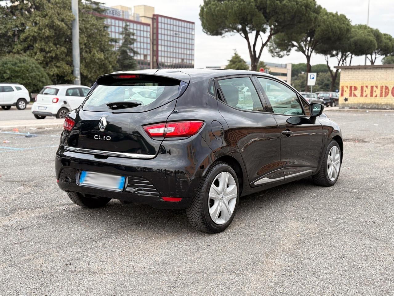 Renault Clio 1.2 75CV 5 porte - 2015 *NEOPATENTATI*GARANZIA*