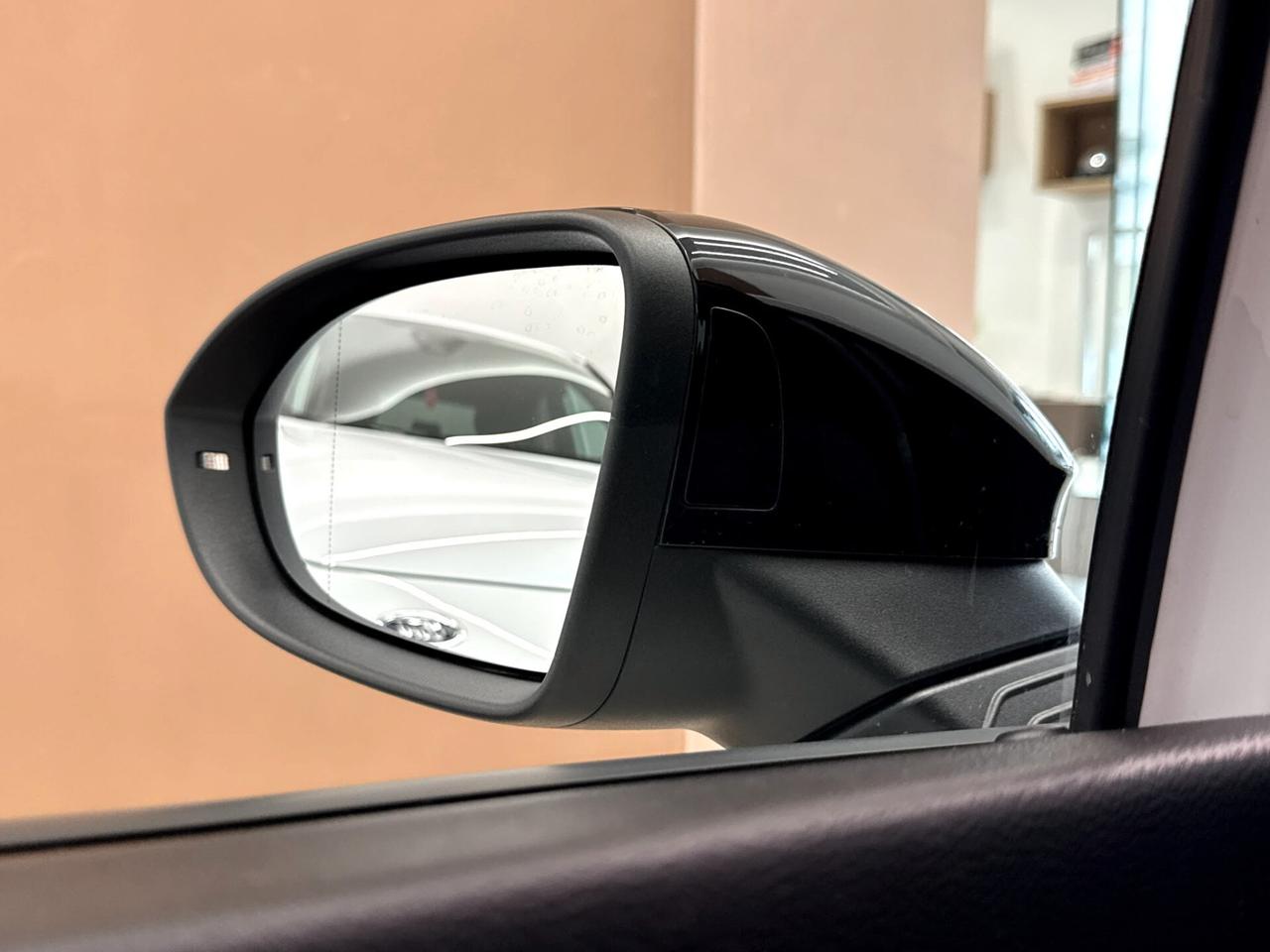 Volkswagen Golf 2.0 TSI DSG 4Motion R