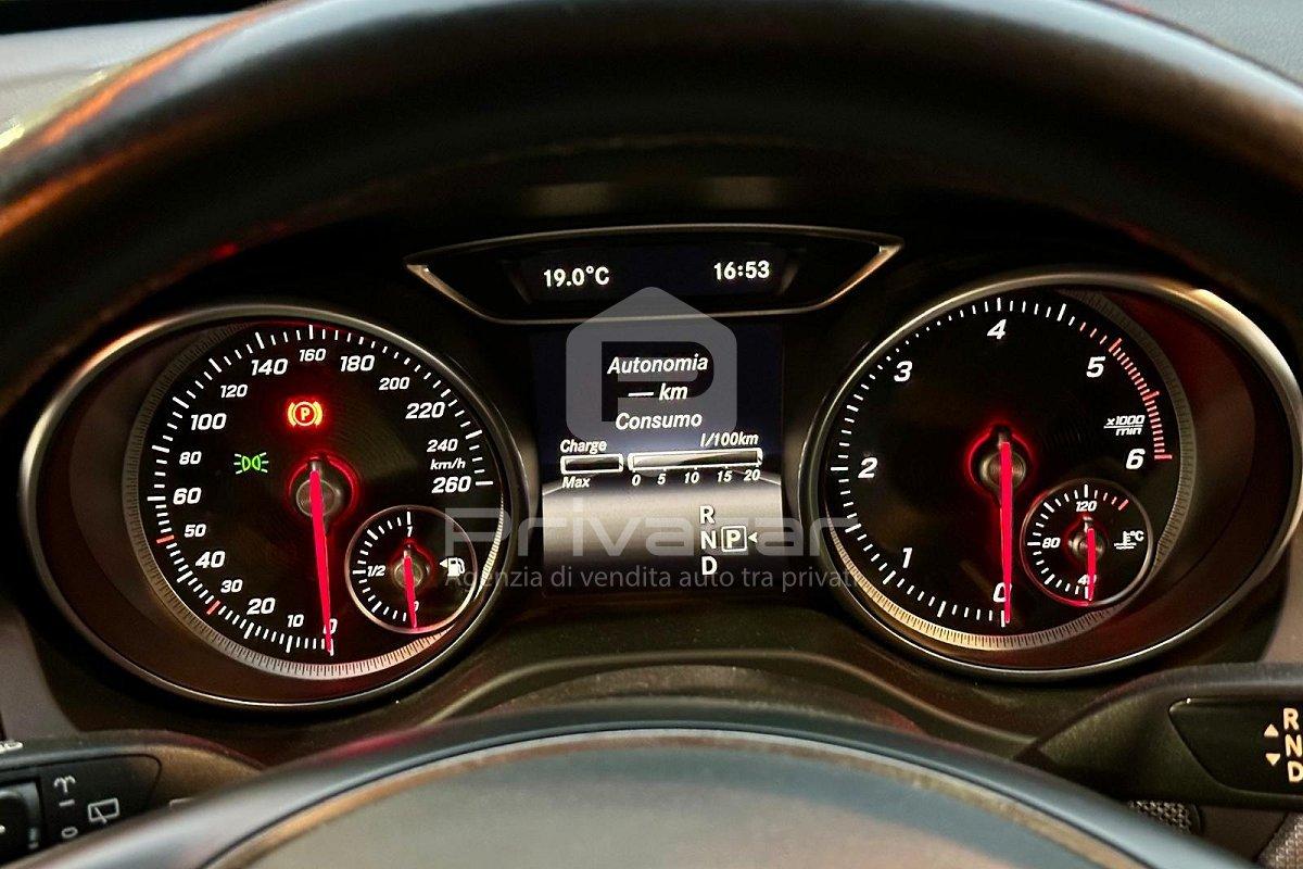 MERCEDES GLA 200 d Automatic Sport