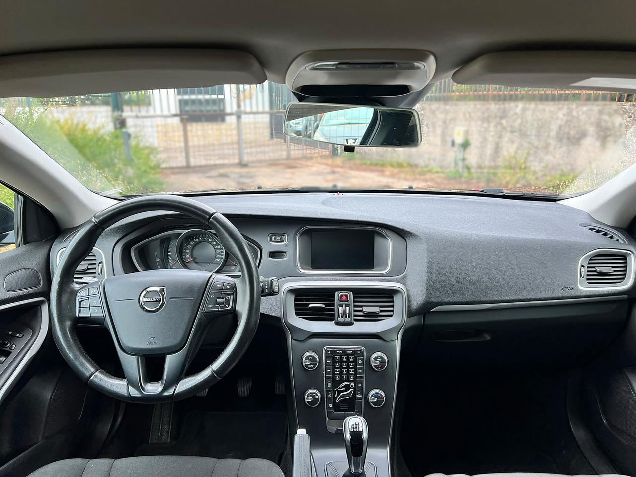 VOLVO V40 2.0 d2 Kinetic my18 - 2018