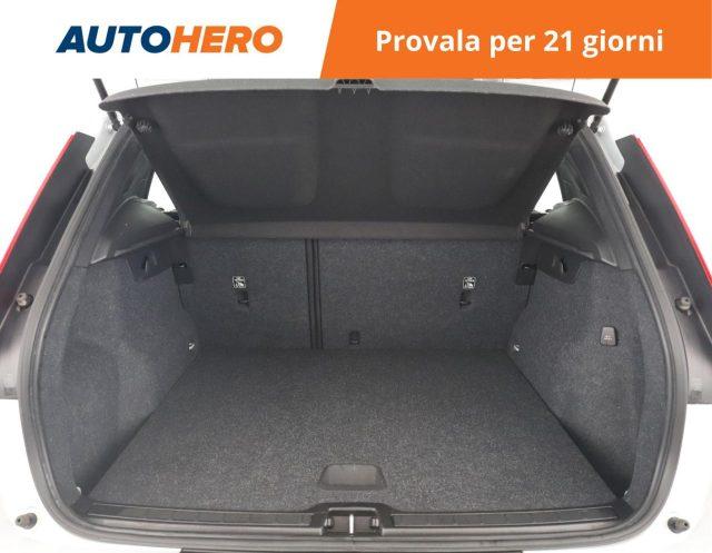 VOLVO XC40 T2 Geartronic Momentum Core