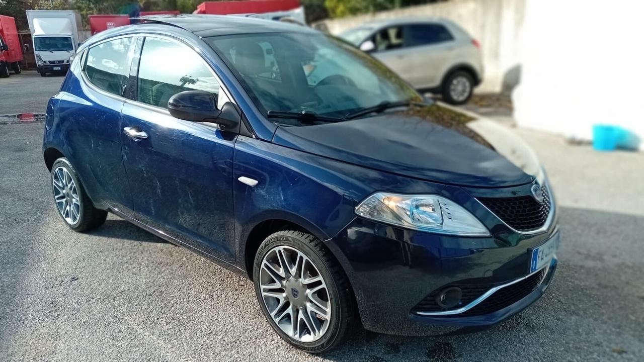 Lancia ypslon 1.3 mjt/95cv-t apr-2015