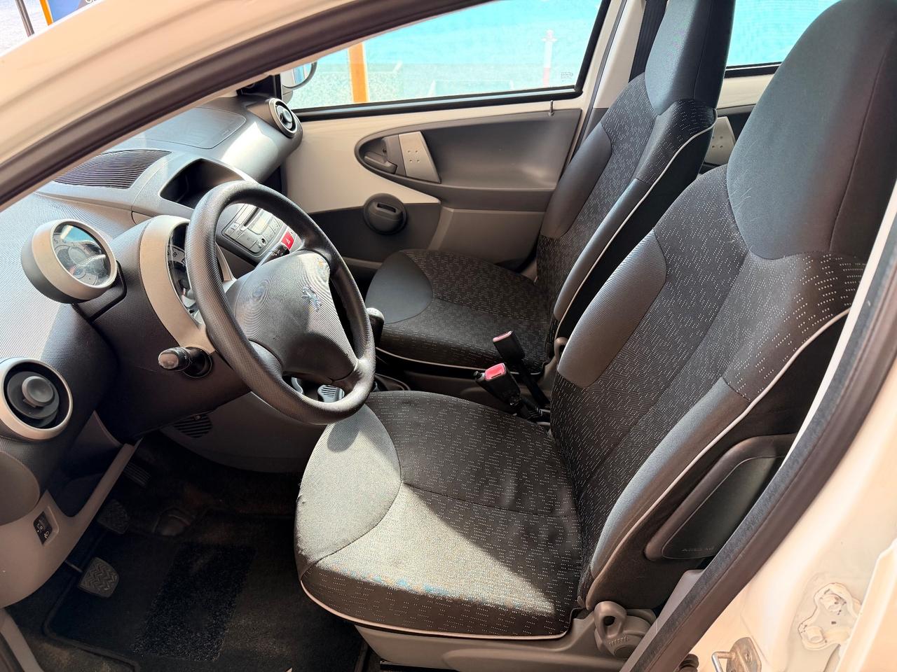 Peugeot 107 1.0benzina 68CV Neopatentati