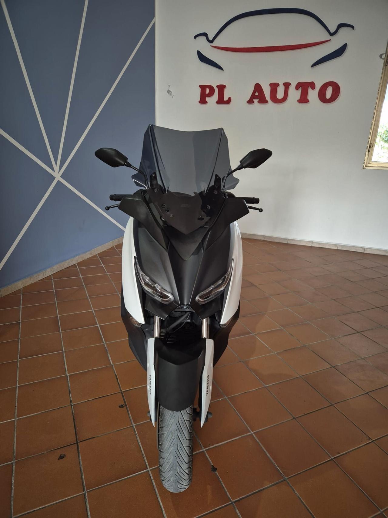 Yamaha X-Max 300 BASE