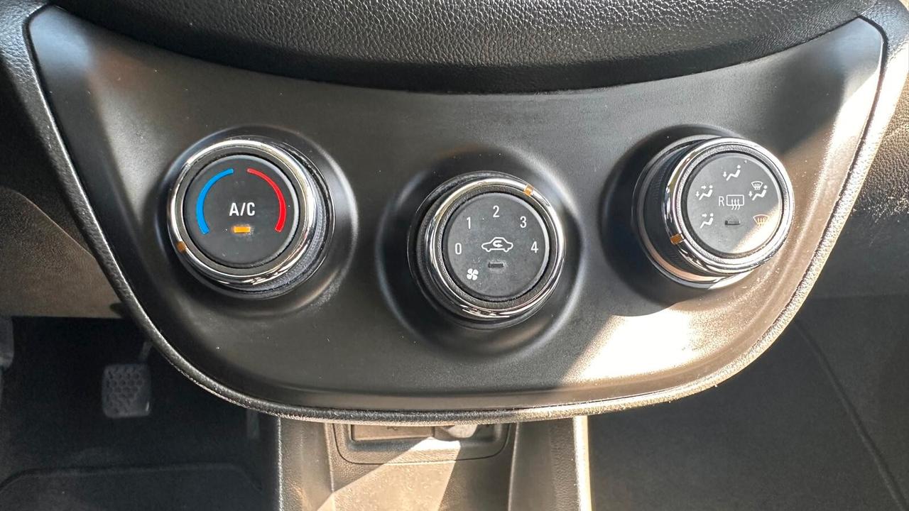 Opel Karl Rocks 1.0 73 CV 2018 GPL Neopatent LEGGI TESTO