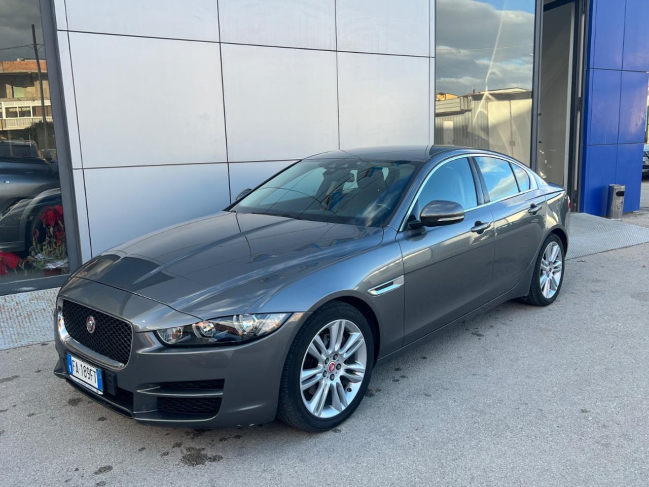 Jaguar XE 2.0 D Turbo 180CV aut. Prestige