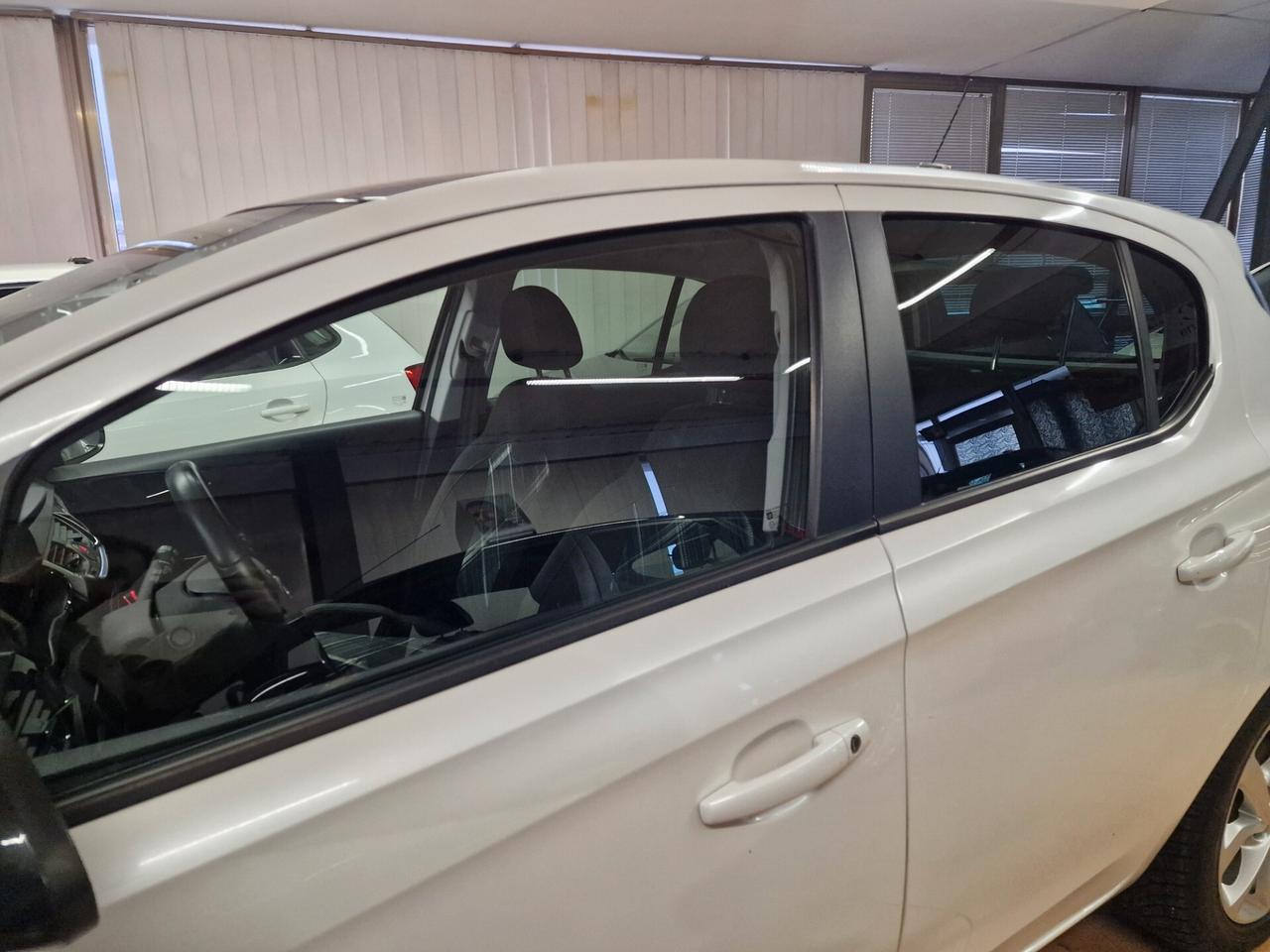 Opel Corsa 1.4 90CV GPL Tech 5 porte b-Color, 102 mila chilometri