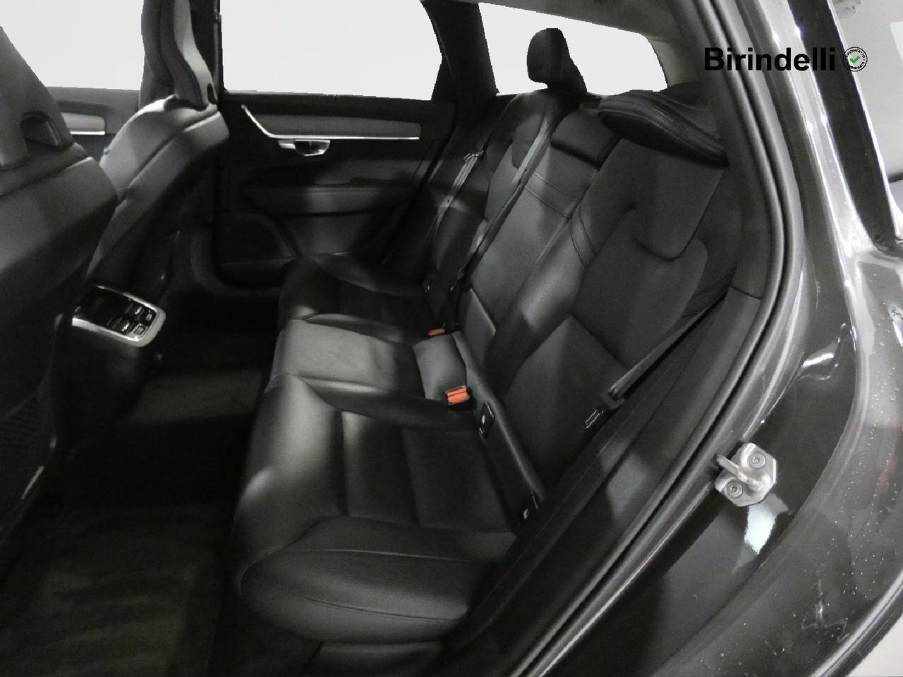 VOLVO V90 (2016-->) - V90 B4 (d) AWD Geartronic Inscription