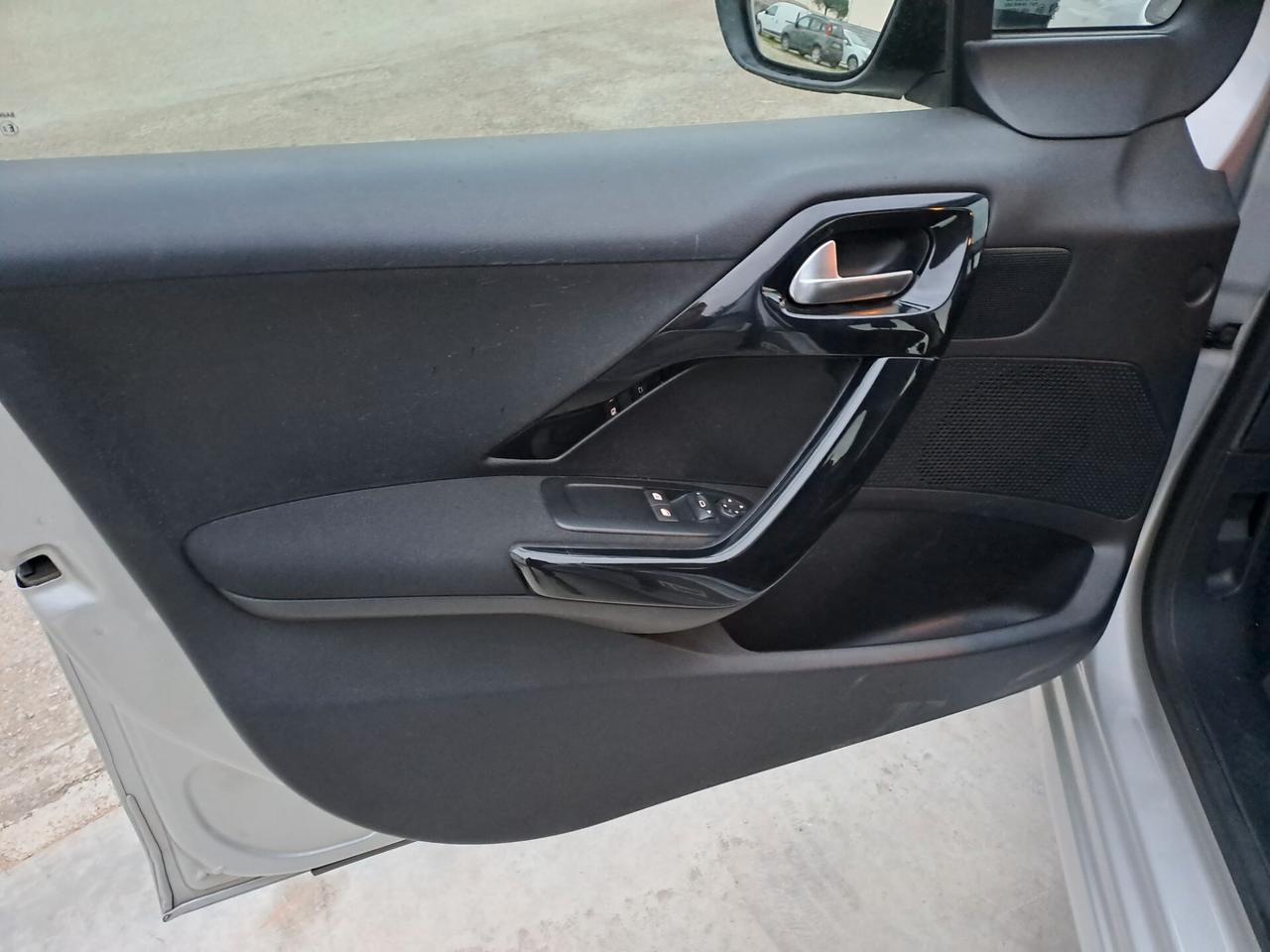 Peugeot 208 BlueHDi 75 5 porte Allure 2016