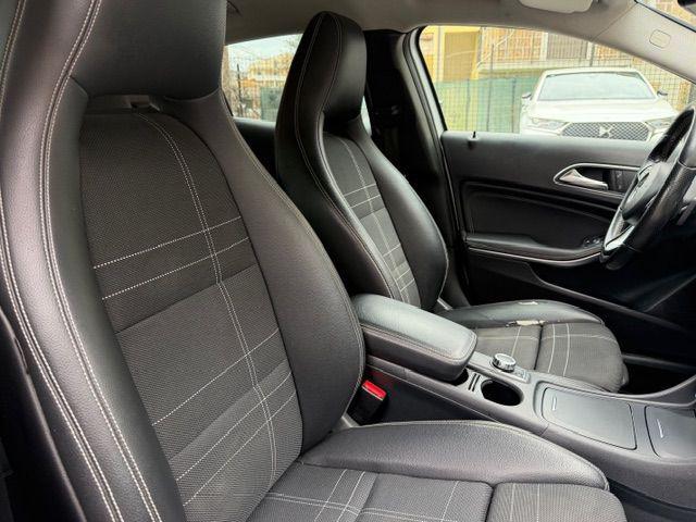 MERCEDES-BENZ GLA 200 d Automatic Premium