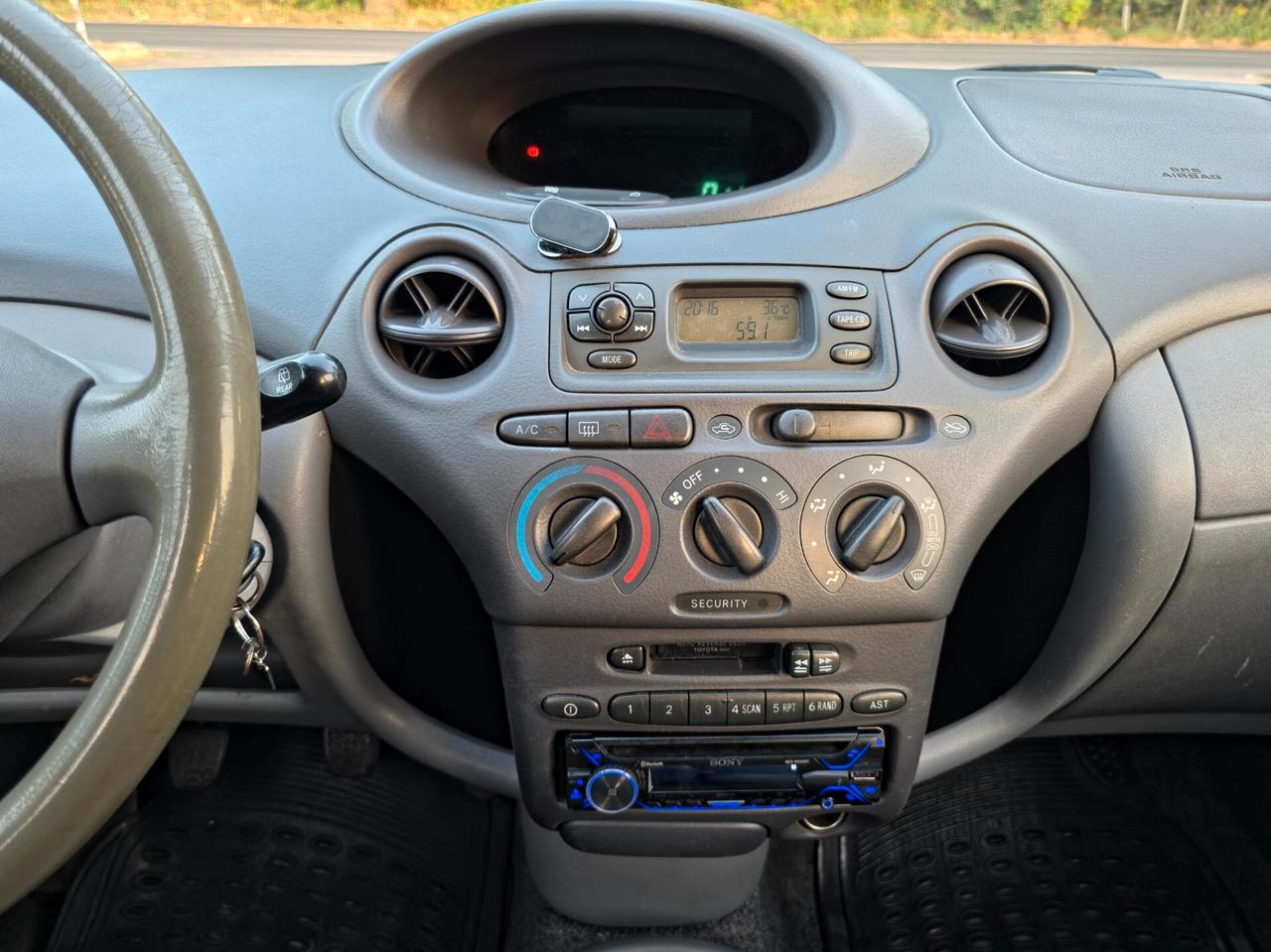 Toyota Yaris 1.0i 16V cat 5 porte Sol CV-65 GPL E3 Manuale NEO 2004