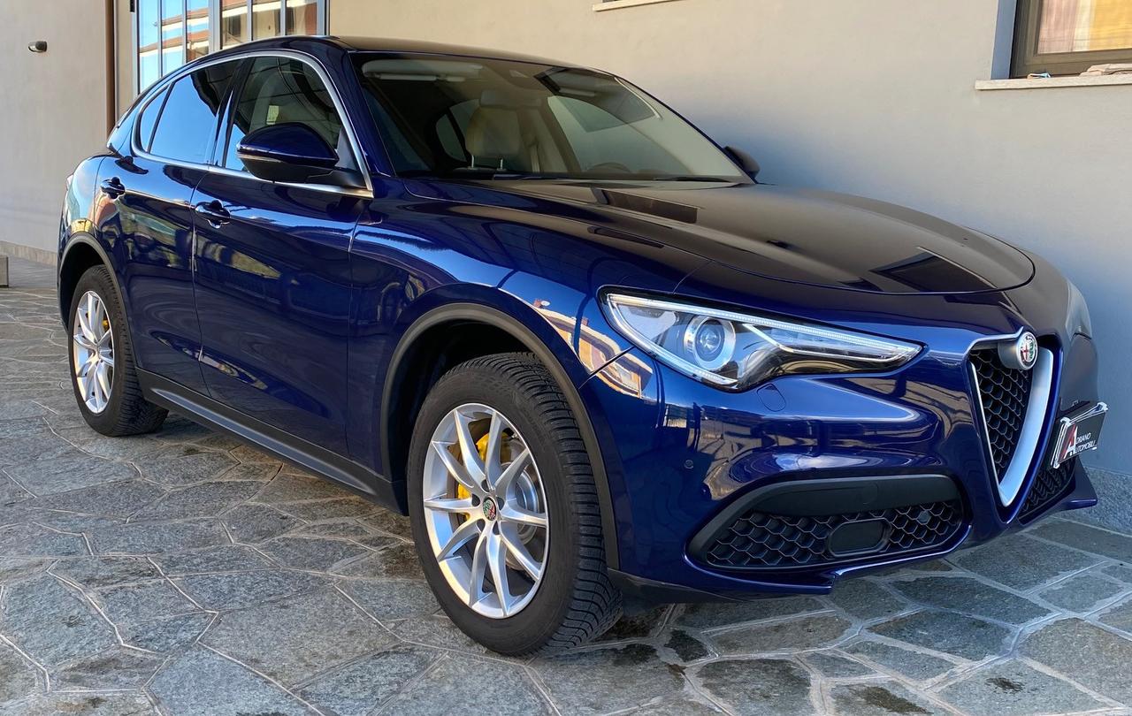 Alfa Romeo Stelvio 2.0 t Executive Q4 200cv auto my19