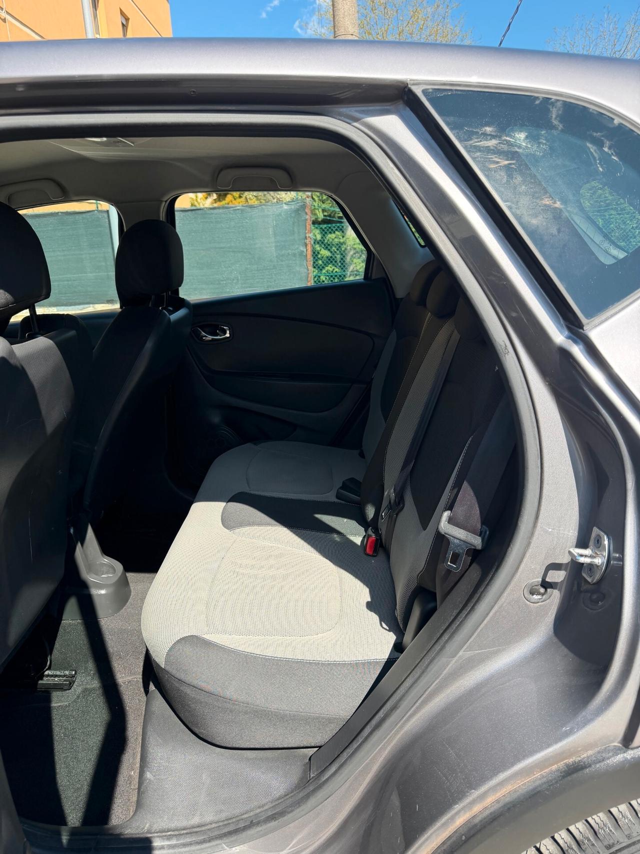 Renault Captur 1.5 dci - NAV. - NEOP. - 12 MESI DI GARANZIA -