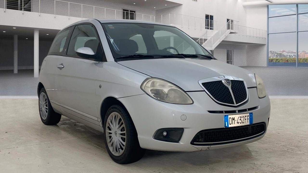 LANCIA YPSILON 1.2 BENZINA - NAEOPATENTE