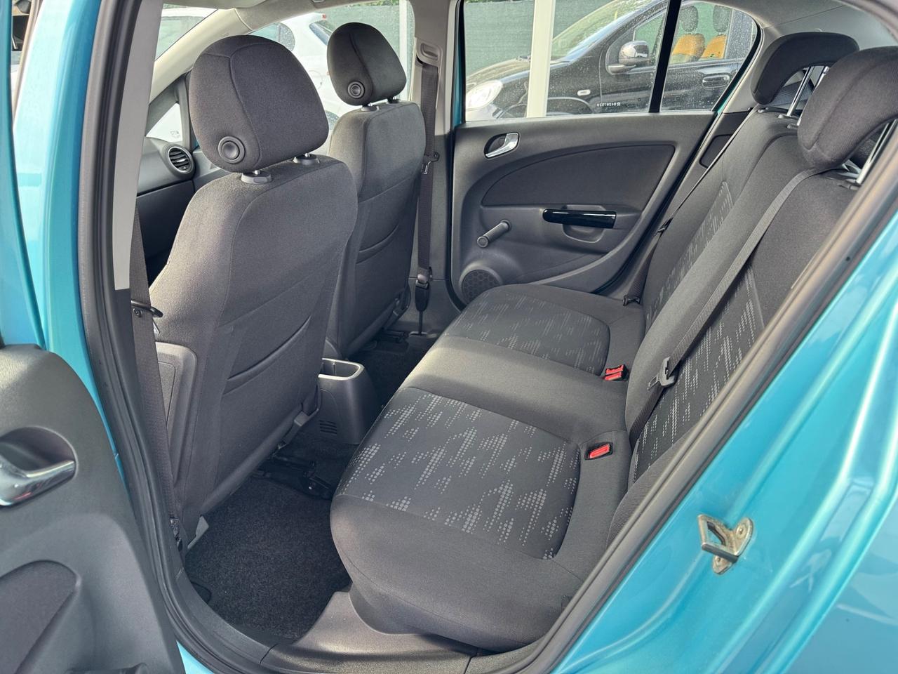Opel Corsa 1.2 5 porte Club