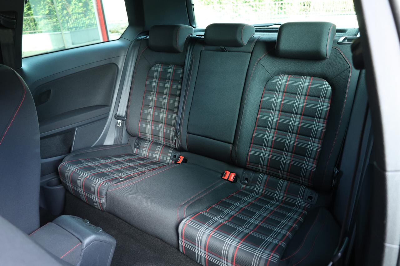 Volkswagen Golf GTI - 3p 2.0 tsi Performance Business&Drive