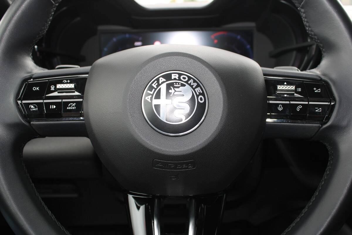 Alfa Romeo Junior 1.2 ibrida 145cv edct6 Con NAVIGATORE & TELECAMERA