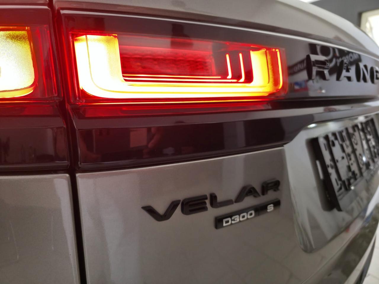 Land Rover Range Velar 3.0D V6 300 CV R-Dynamic HSE