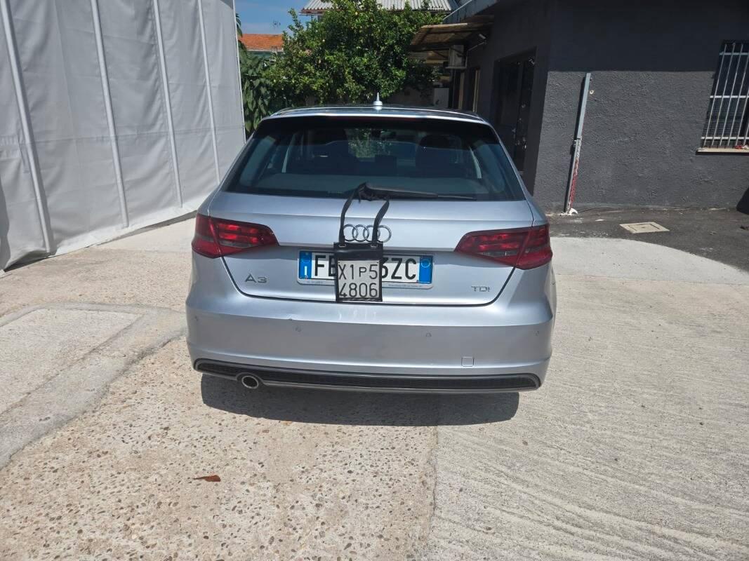 Audi A3 1.6 tdi Business 110cv s-tronic E6