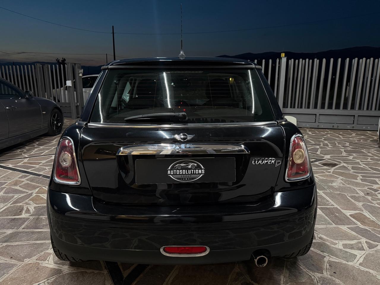 Mini 1.6 16V One D Total Black okneopatentati
