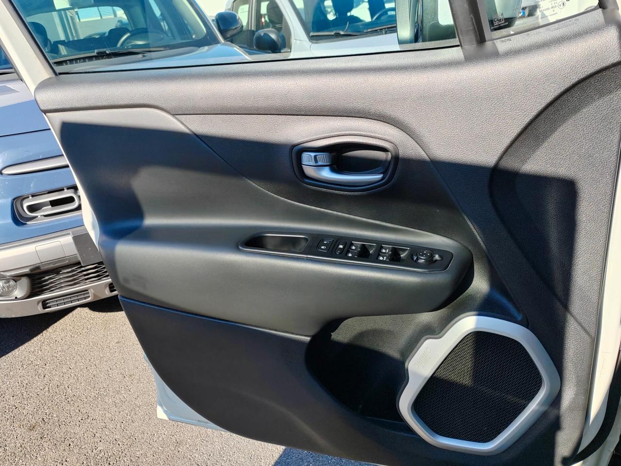 Jeep Renegade Limited 1600 CC 120 CV C. Manaule
