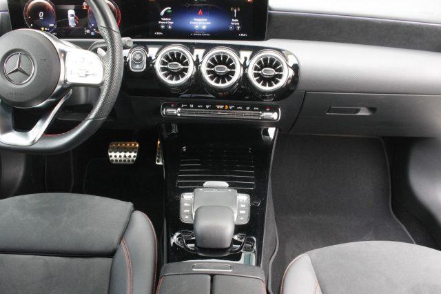 MERCEDES-BENZ A 180 dAutomatic AMGLine Premium Night Edition Uniprop.