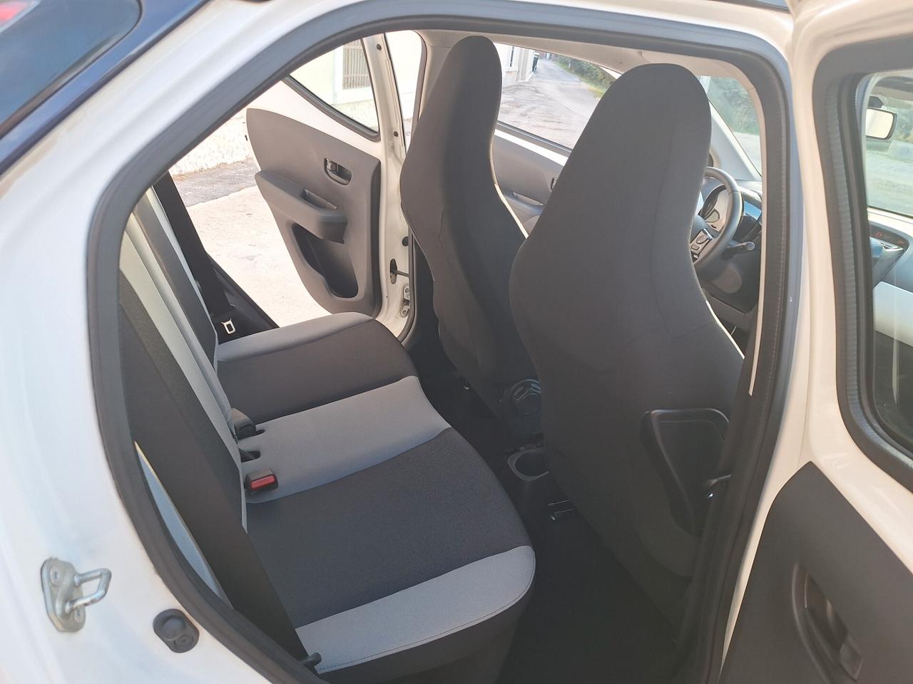 Toyota Aygo 1.0 5 porte x-play PERFETTA FULL