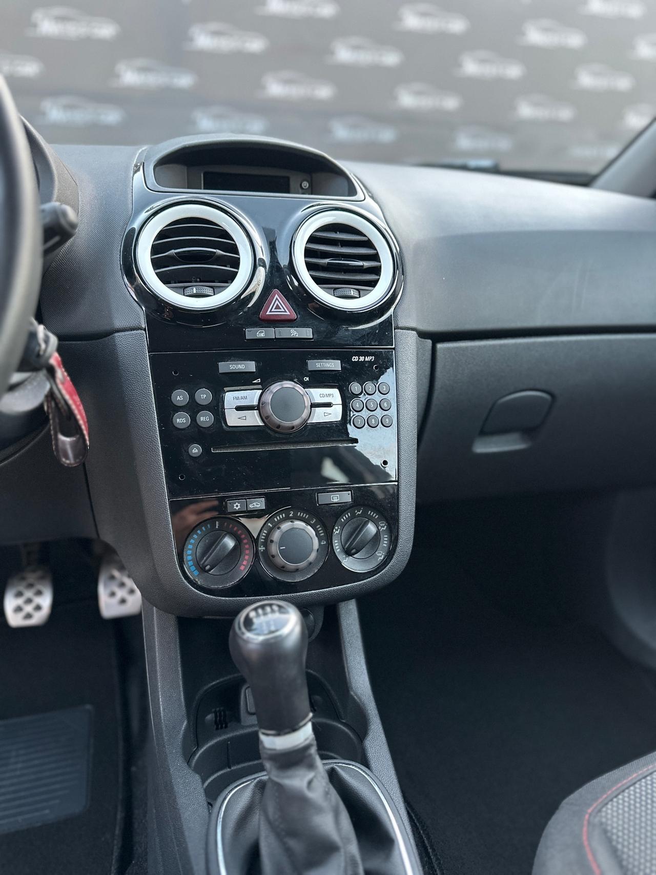 OPEL CORSA (anno 2011)