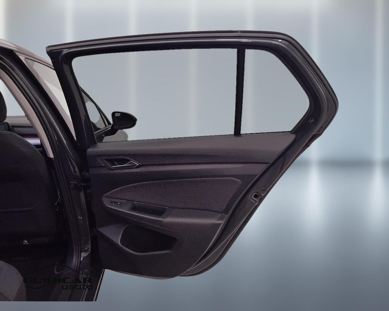 VOLKSWAGEN Golf VIII 2020 - Golf 1.0 etsi evo Life 110cv dsg