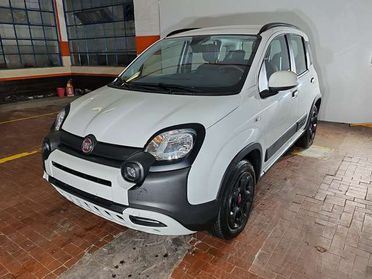 Fiat Panda 1.0 Hybrid 70cv Cross+Clima Auto 36 Rate da 177,95