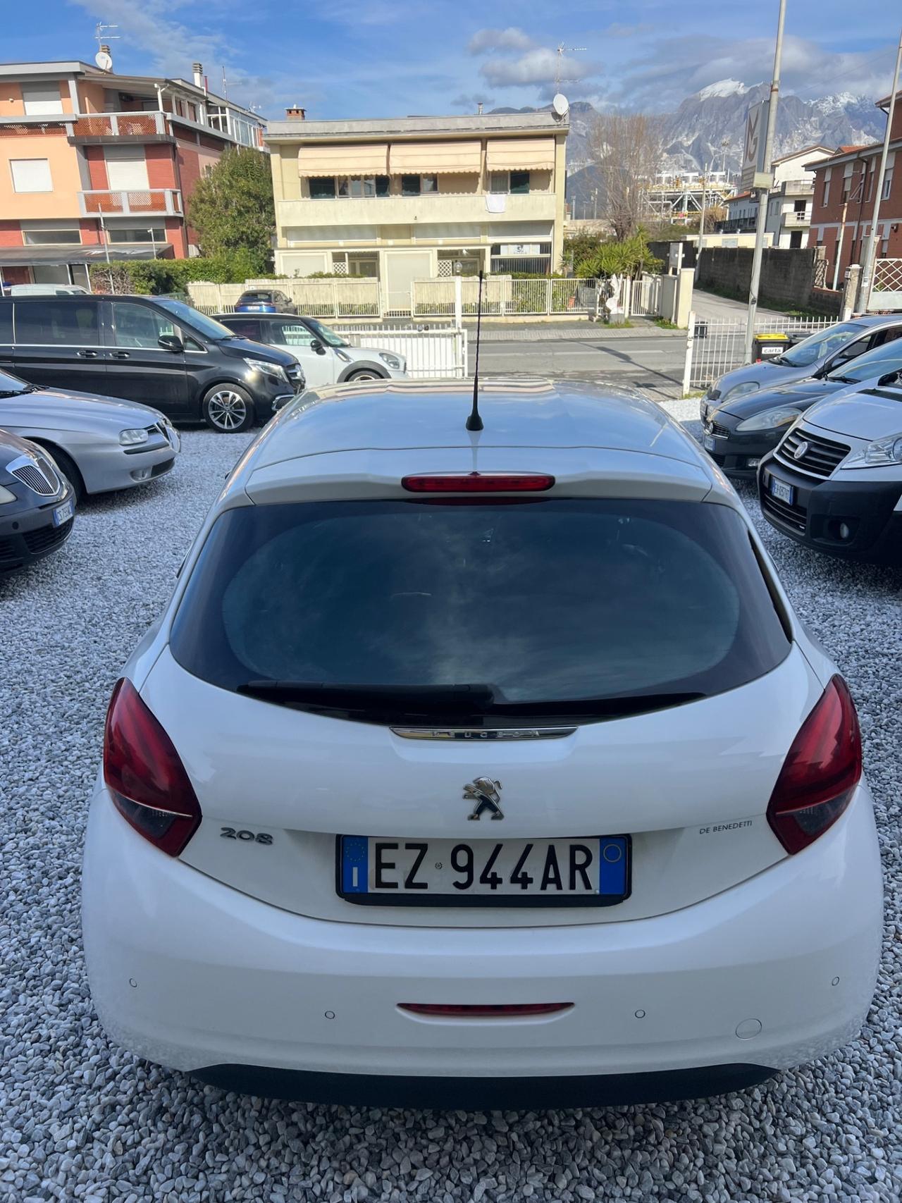 Peugeot 208 PureTech 82 3 porte Allure