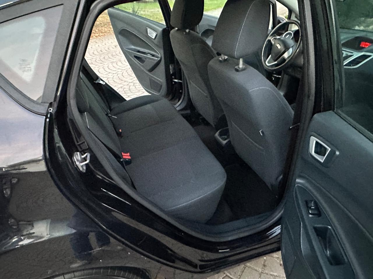 Ford Fiesta 1.2 60CV 5 porte Titanium G P L BELLISSIMA SOLO 134.000 KM IDONEA PER NEO0PATENTATII PERMUTABILE