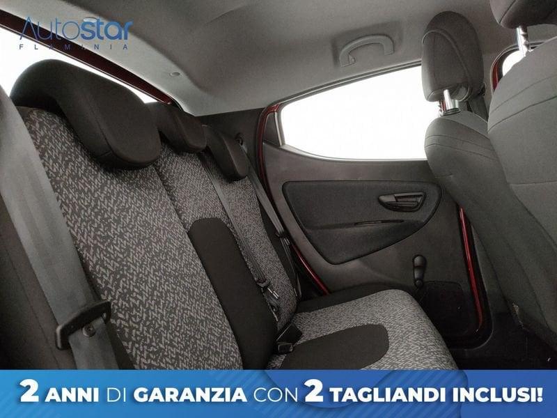 Lancia Ypsilon 1.0 firefly hybrid Silver s&s 70cv