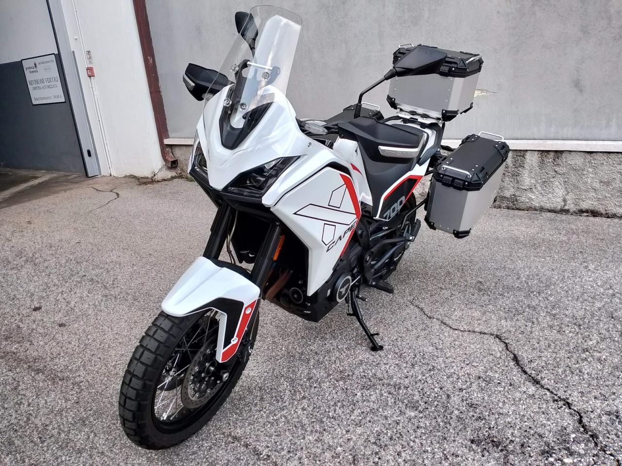 Moto Morini X-Cape 700 cerchi a raggi neri